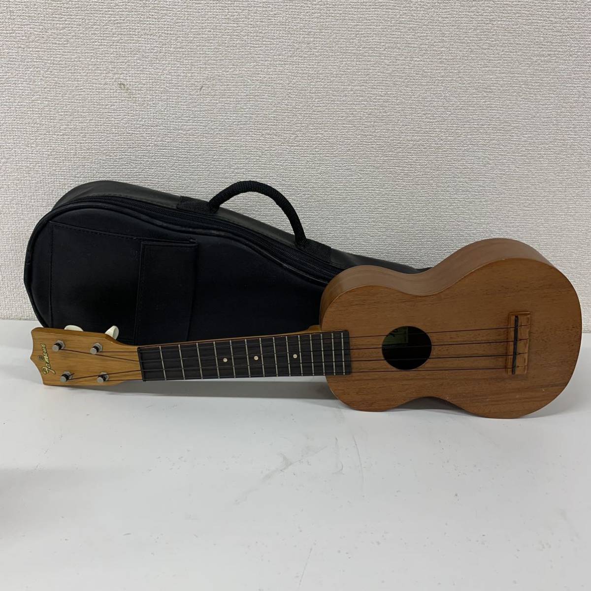 (R1-11 On) Famous Ukulele FS-1 ソフトケース付き 中古 フェイマス ウクレレ