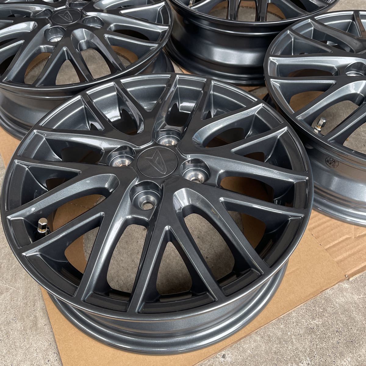 ダイハツ純正アルミホイール◆14インチ　新品　未使用　4本セット　4.5J ET45 キャスト　ウェイク　ムーヴカスタム　タンク　タント ホイール 純正 14インチ 新品ダイハツ純正アルミホイール 新品 2026年最新ダイハツ純正14インチアルミホイールの人気アイテム