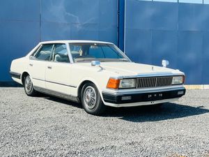 430 セドリックのYahoo!オークション(旧ヤフオク!)の相場・価格を見る 