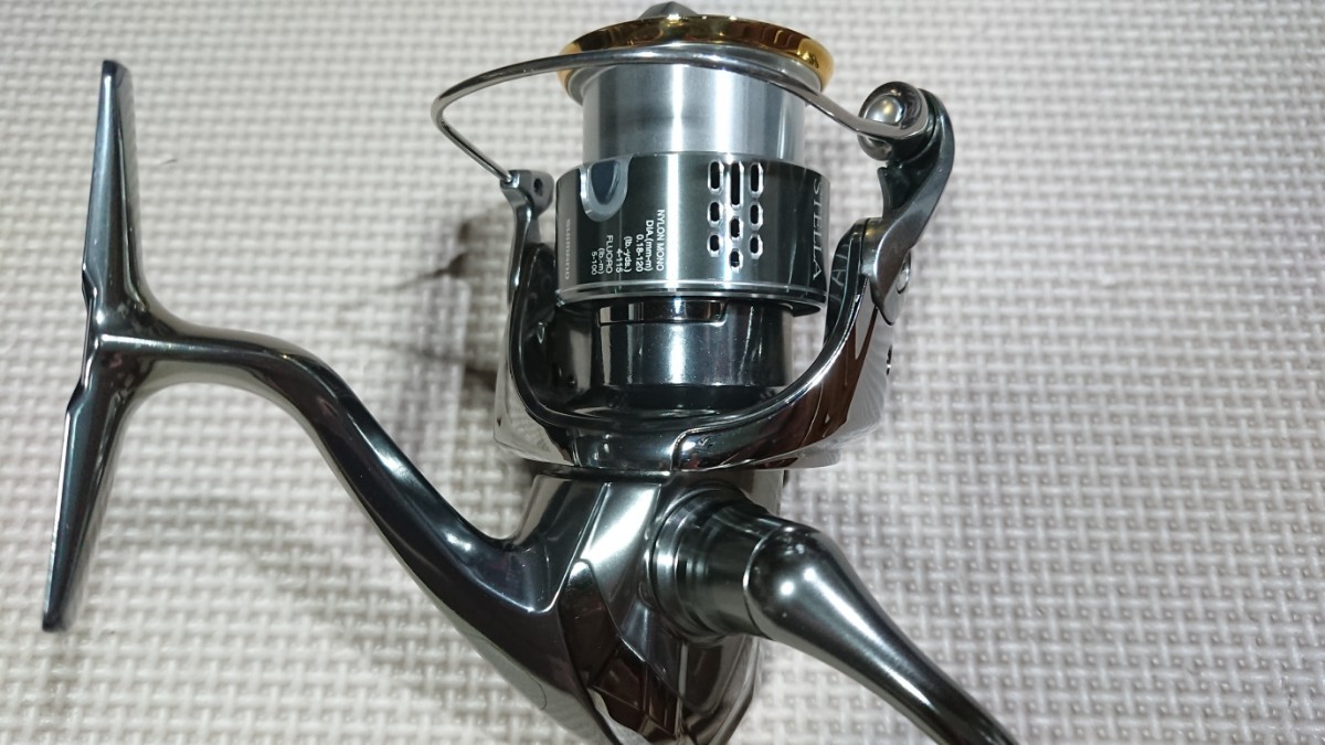 シマノ 18STELLA C2500SHG 中古美品 18ステラC2500SHG 【公式通販】