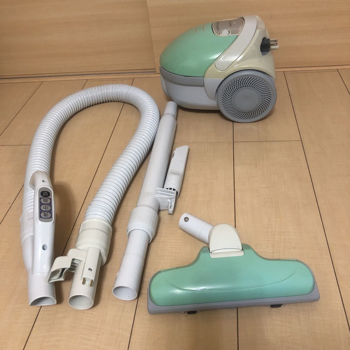 HITACHI紙パック式掃除機 CV-H520吸込仕事率：500 W(日立)｜売買された 