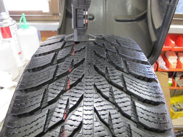 8G バリ山 美品 ボルボ XC40純正ホイール 235/60R17 ノキアン 