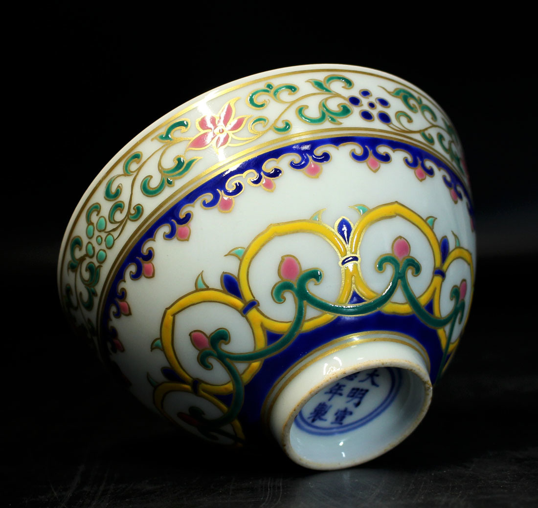 琺瑯彩五牛図蓋缶 景徳鎮 陶磁器 装飾品 現代工芸品 美術品 置物 景徳鎮窯 作品を知る 収蔵品詳細 2026年最新Yahoo!オークション 中国 景