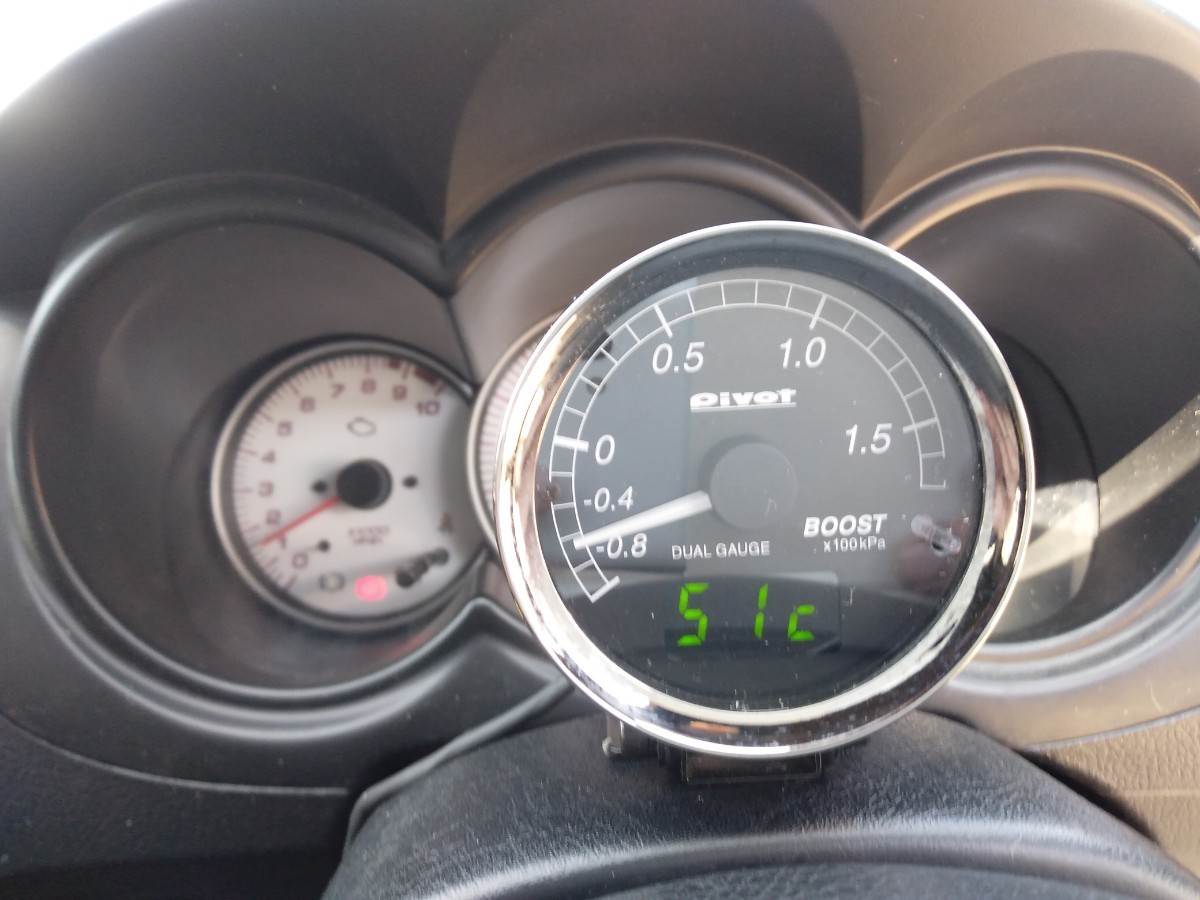 pivot DUAL GAUGE PRO アナログ・マルチデジタル➕ゴルフ7用 pivot DUAL GAUGE PRO アナログ・マルチデジタル➕ゴルフ7用