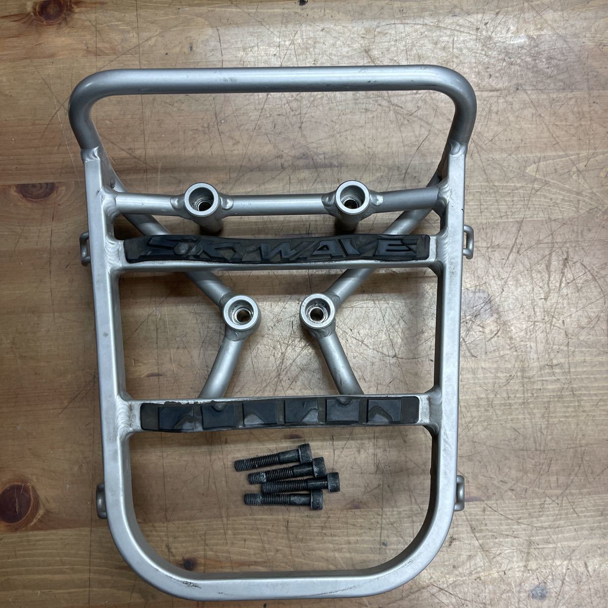 ◎スカイウェイブ400S CK45A-1015〜　外し　リアキャリア