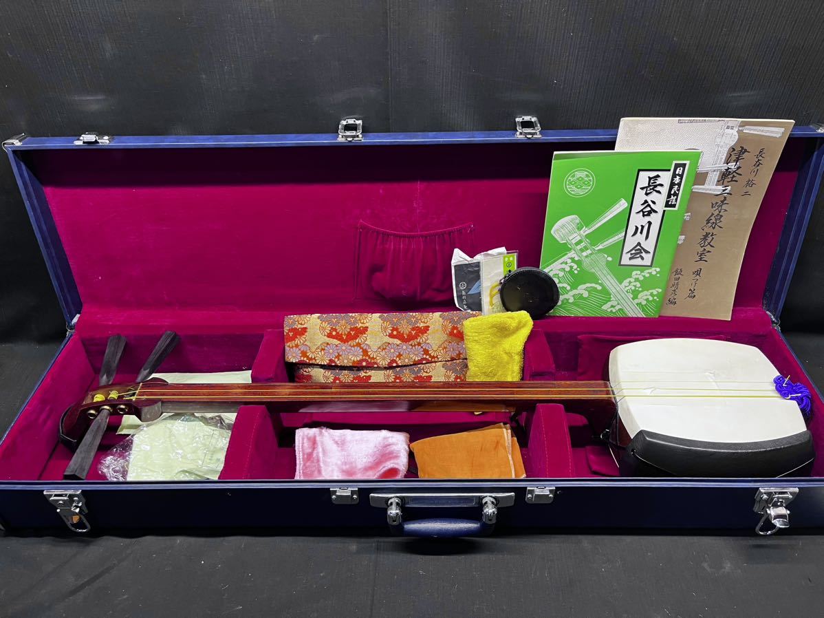 三味線 ハードケース付　和楽器 ▽Ed右横43▽180 中古保管品 津軽三味線 ハードケース 撥 など まとめ