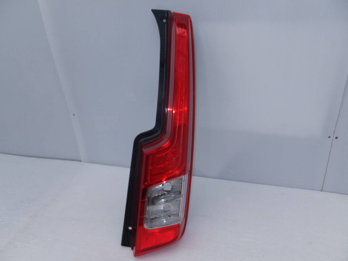 B382 美品 ムーヴ LA150S LA160S ステラ LA150F 純正 LED 右 テール
