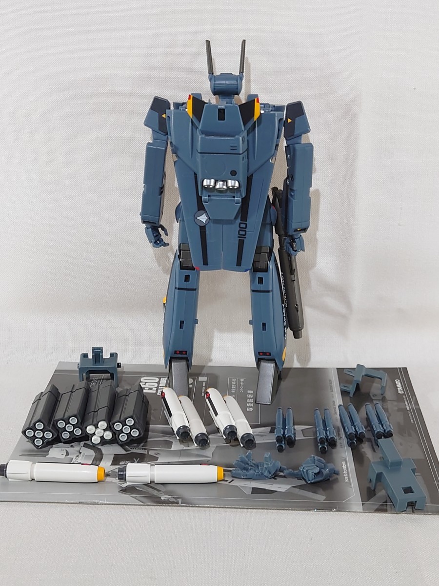 やまと　1/60 完全変形　VF-1S バルキリー　ロービジリティ 1&frasl;60 VF-1S やまと