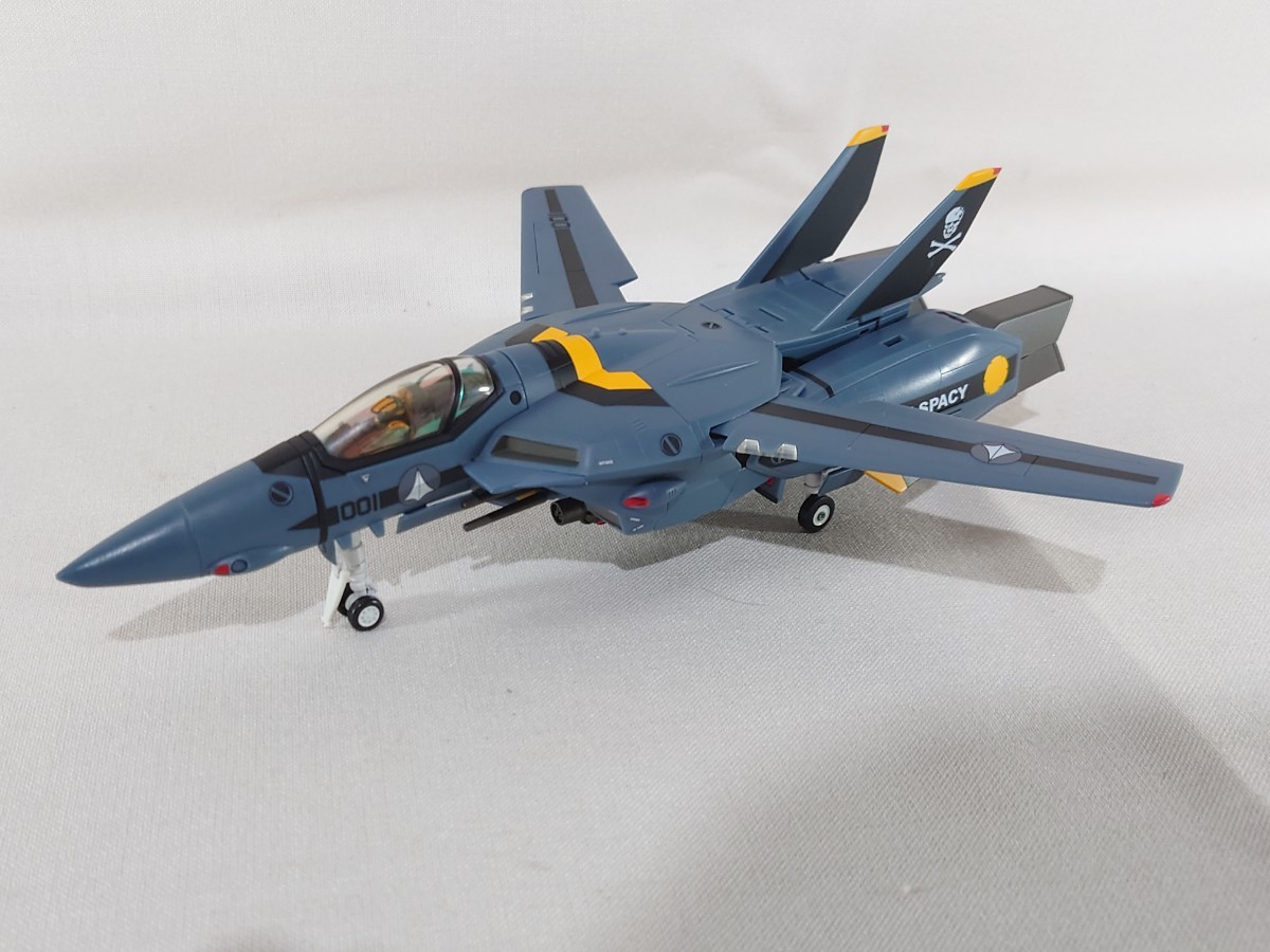 やまと　1/60 完全変形　VF-1S バルキリー　ロービジリティ 1&frasl;60 VF-1S やまと