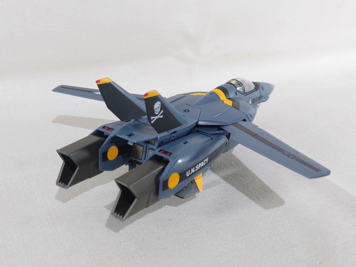 やまと　1/60 完全変形　VF-1S バルキリー　ロービジリティ 1&frasl;60 VF-1S やまと