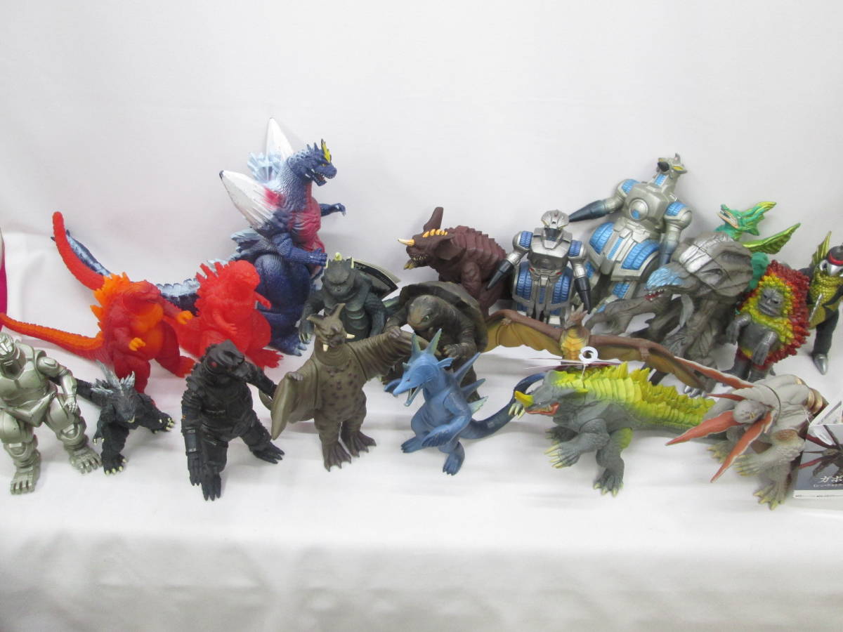 格安，高品質 ジャンク ウルトラ怪獣 ウルトラマン怪獣 ゴジラ ソフビ 東宝 円谷プロ 20体セット まとめ売り(その他)｜売買されたオークション情報、yahooの商品情報をアーカイブ公開 - オークファン 怪獣、宇宙人