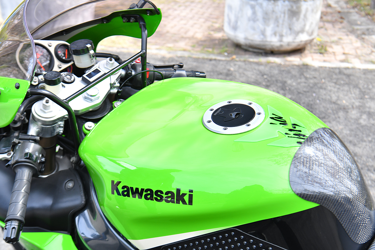 カワサキ ZX-7R 最終モデル 8，000キロ リアオーリンズサス 美車極上