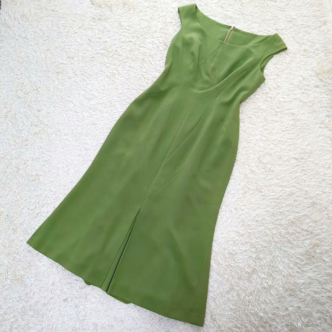 シビラ 美品 立体ロングワンピース タック ノースリーブ マーメイド調 ストレッチ 黄緑 L　パーティー 食事会　Sybilla