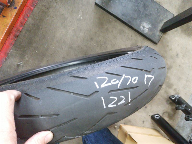 Pirelli Diablo Supercorsa V3 SP タイヤセット、120⁄70ZR17M⁄CTL