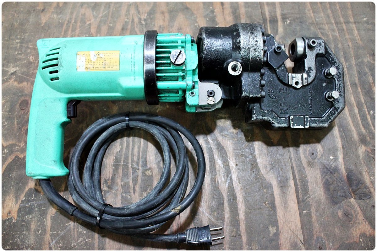 中古】亀倉精機 電動油圧式ポートパンチャー RF-2 レスバリア 替刃多数 