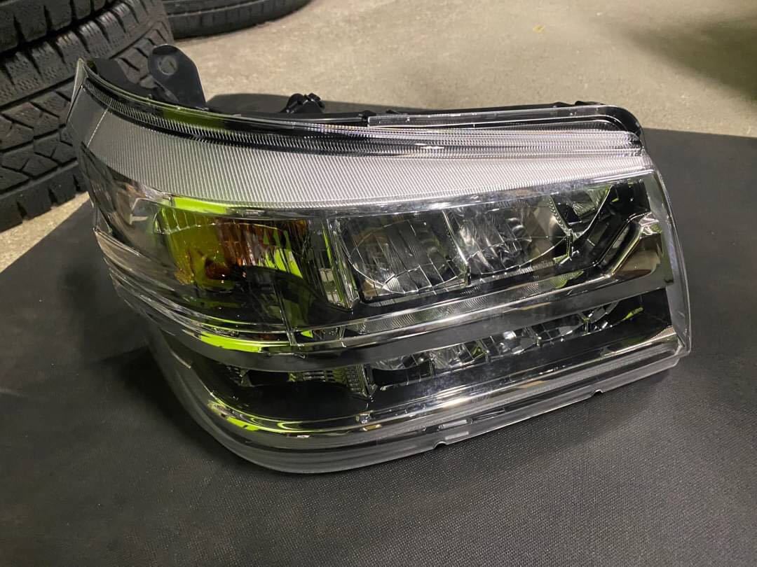 ○A8301 新車外し　ハイゼットトラック　S500P 後期　純正右ヘッドライト STANLEY W6848○ S500P ハイゼットトラック ☆大阪新車外し S500P&frasl;S510Pハイゼットトラック用パーツ ハイ 10代目・後期ダイハツ