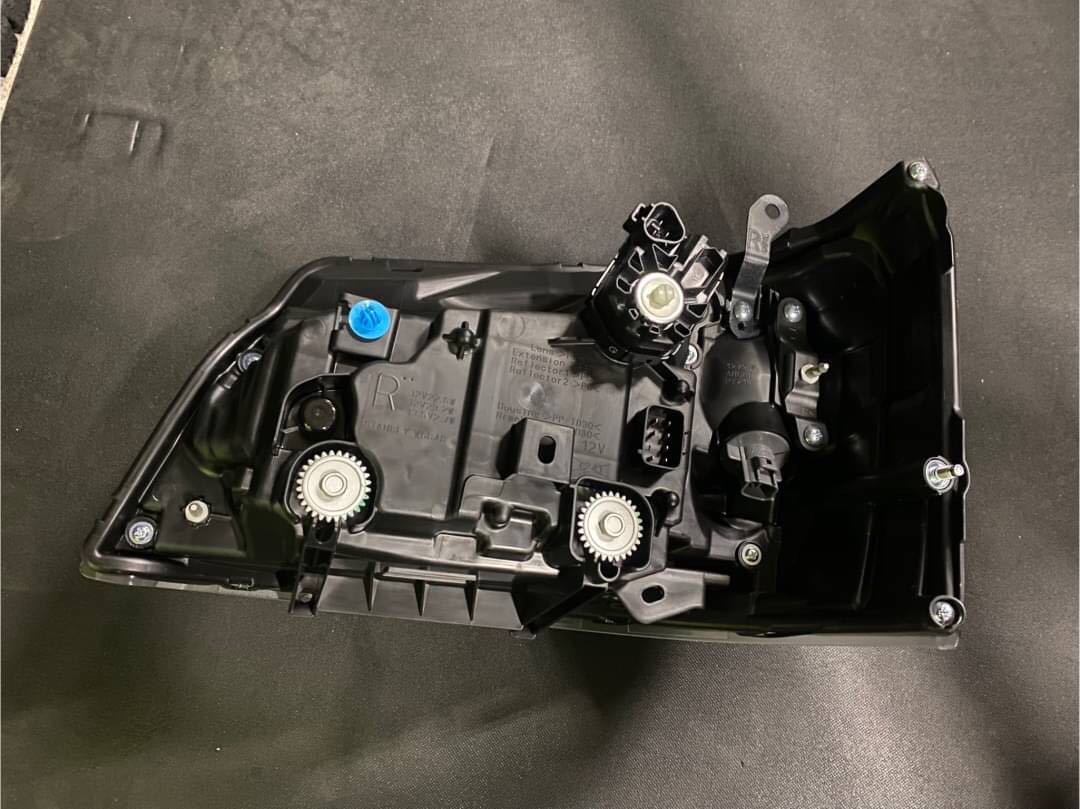 ○A8301 新車外し　ハイゼットトラック　S500P 後期　純正右ヘッドライト STANLEY W6848○ S500P ハイゼットトラック ☆大阪新車外し S500P&frasl;S510Pハイゼットトラック用パーツ ハイ 10代目・後期ダイハツ