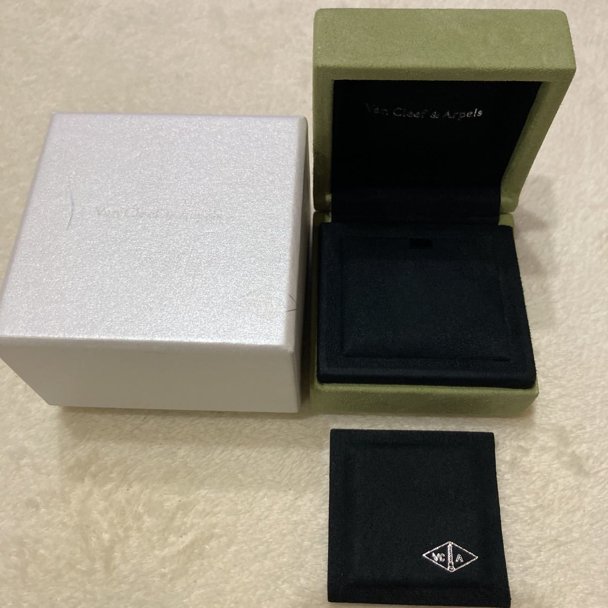 ヴァンクリーフ&アーペル ネックレス　ケース　　空箱　空き箱　箱　Van Cleef & Arpels ネックレスケース ボックス D