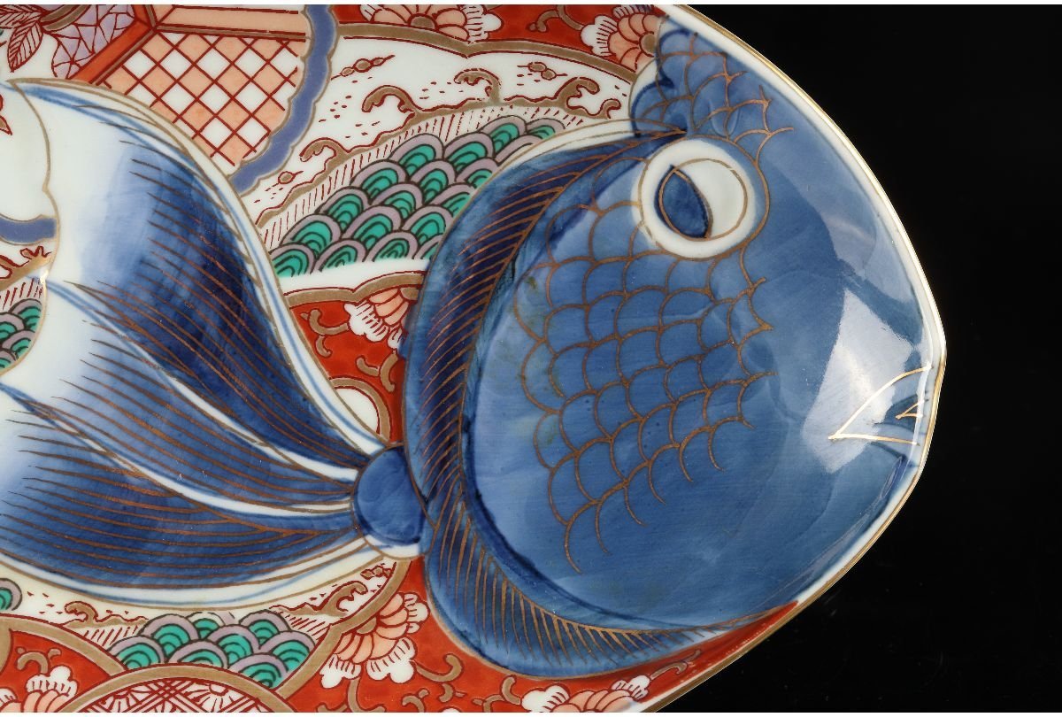 URA]林九郎 作/有田焼/染錦鯛形飾皿/4-5-78(検)骨董/