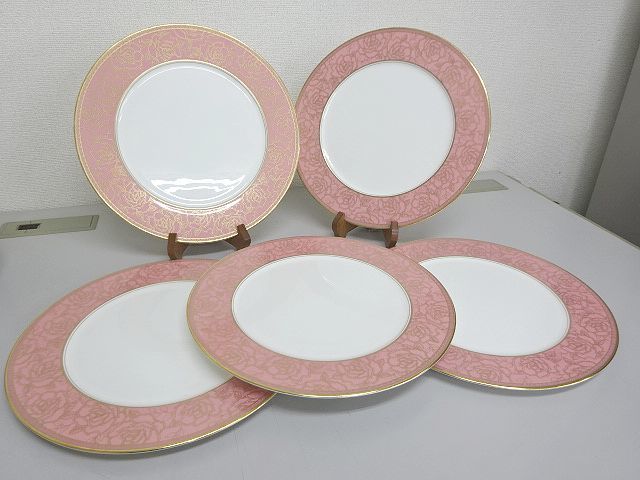 低価，爆買い Noritake ノリタケ Bone China 30㎝ ピンク 金彩バラ 大皿 5枚まとめて(ノリタケ)｜売買されたオークション情報、yahooの商品情報をアーカイブ公開 - オークファン ノリタケ