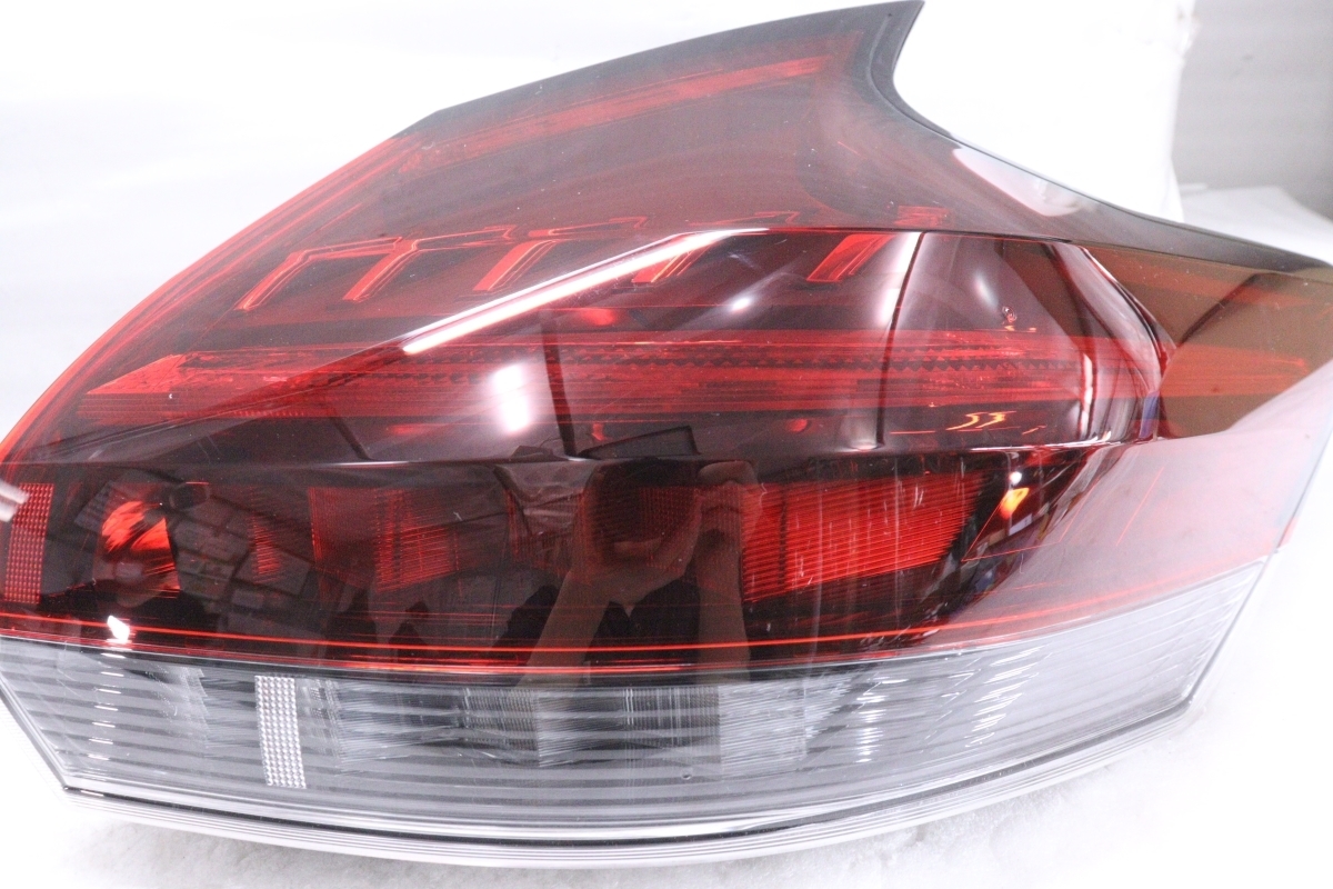 34-1837★美品★LED P15 キックス★左右テールライト ICHIKOH D252 ユニット 純正★日産 (UK) キックス 2026年最新Yahoo!オークション P15 メール便可ニッサン 全 パーツ（ブレーキ・テールランプ