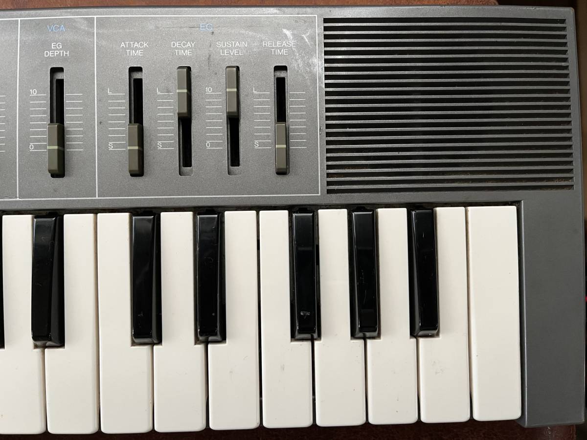 YAMAHA CS01 シンセサイザー ケース付き ＜ジャンク＞ CS01 YAMAHA