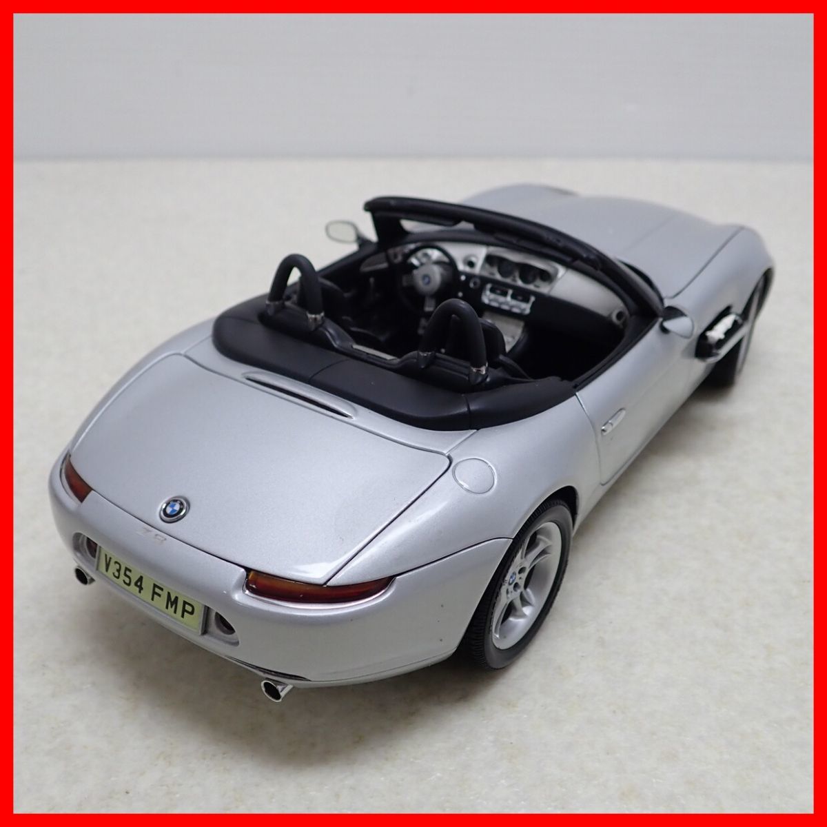 James Bond ワールド・イズ・ノット・イナフ eBay DB5 007 | 1:18
