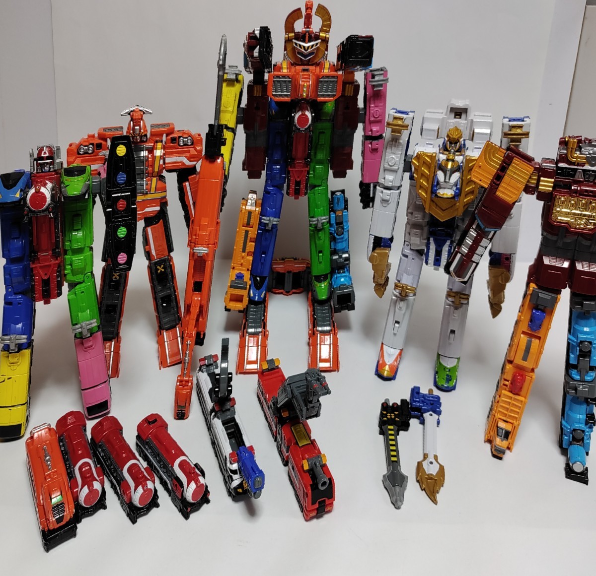 トッキュウジャー 大量セット DX 超超トッキュウオー ビルドダイオー スーパー戦隊 シリーズ 破損無し おもちゃ ロボット 勇者 美品 戦隊