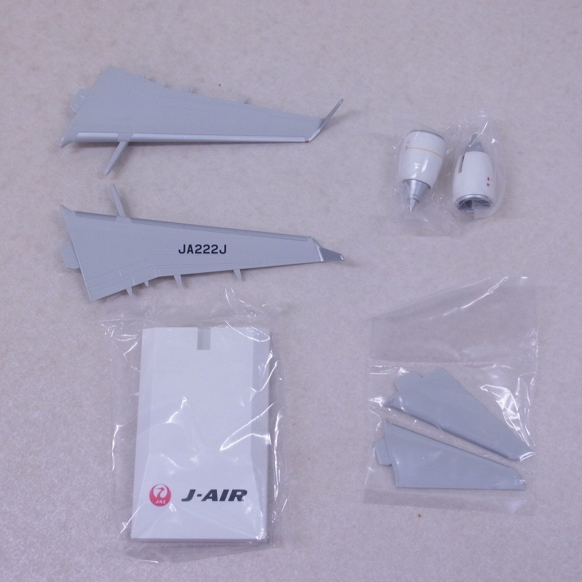 ☆JALUX 1/100 JAL J-AIR EMBRAER170 JA222J 飛行機 模型 エバーライズ