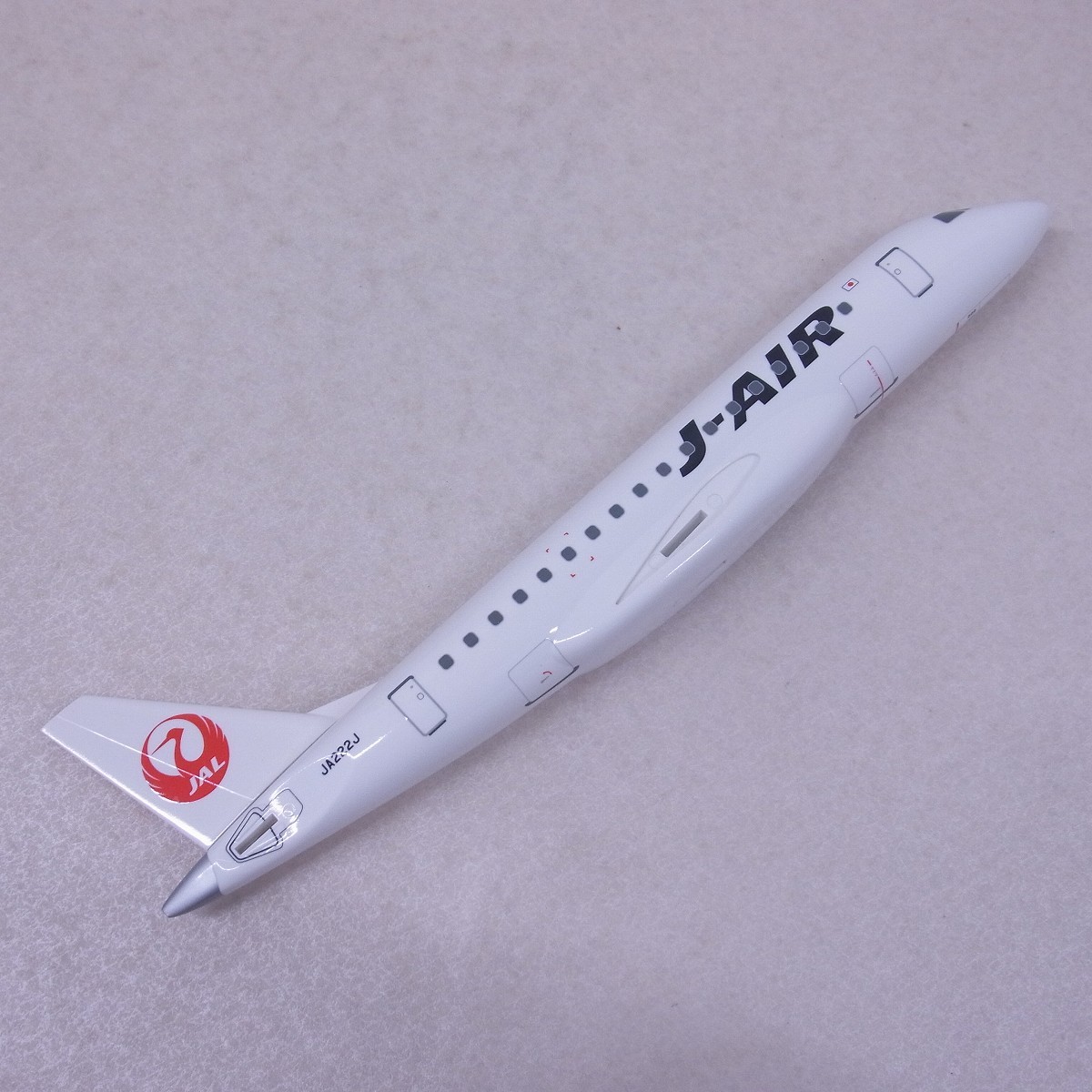 ☆JALUX 1/100 JAL J-AIR EMBRAER170 JA222J 飛行機 模型 エバーライズ