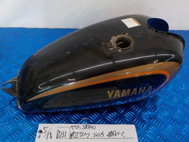 D231●○ヤマハ　SR400　純正タンク　ジャンク　補修ベース　5-5/18（こ）