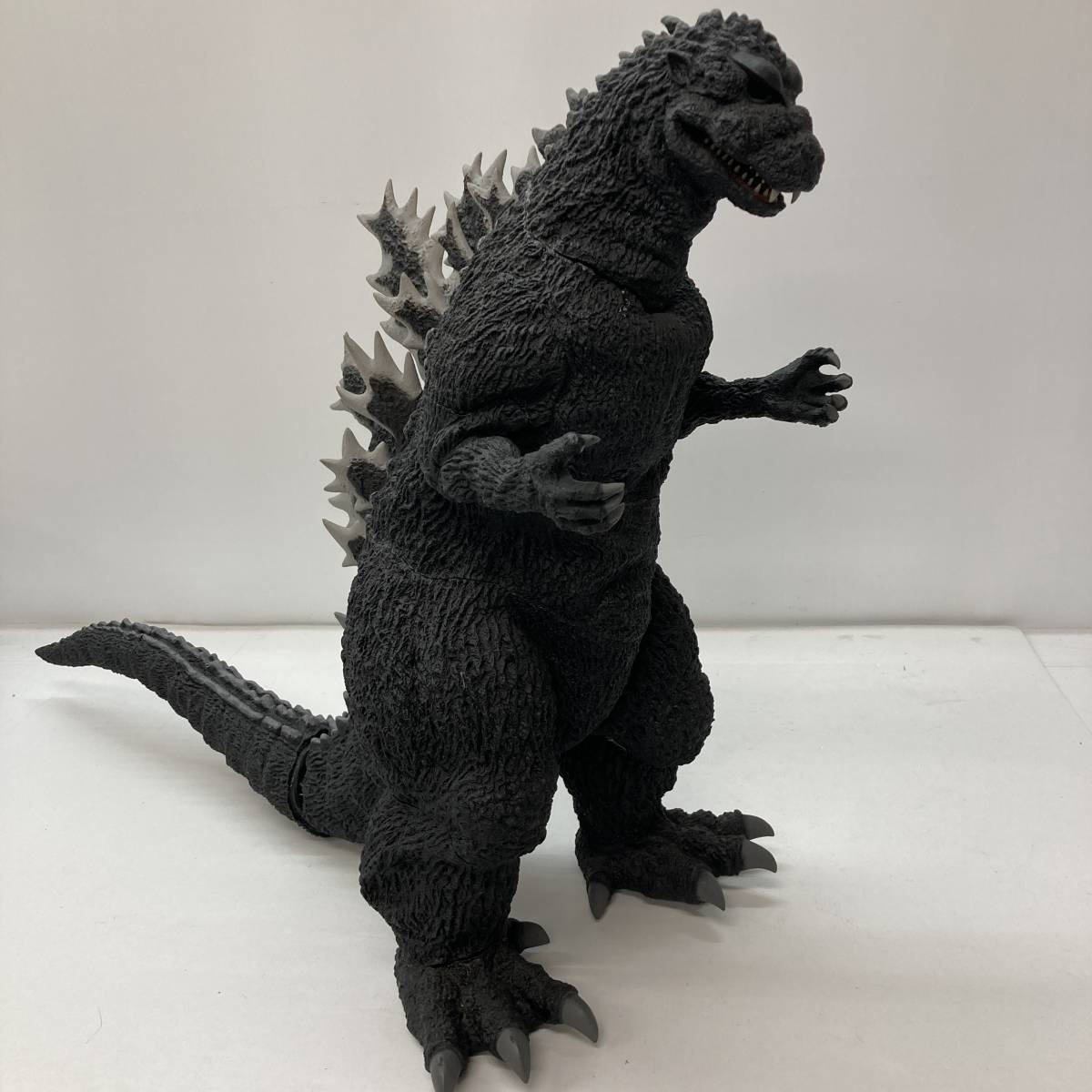 ジャンク品ゴジラをつくる