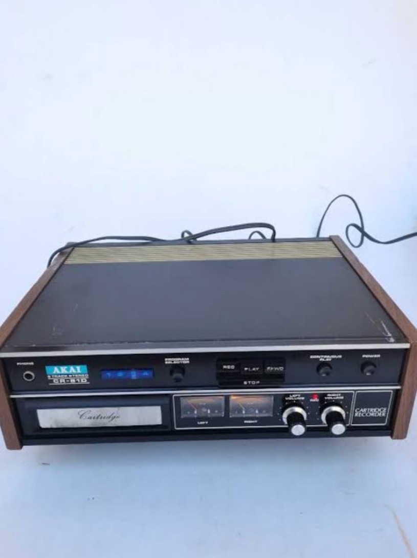 AKAI のCR-81D 8トラックステレオレコーダーテープデッキ 激レア