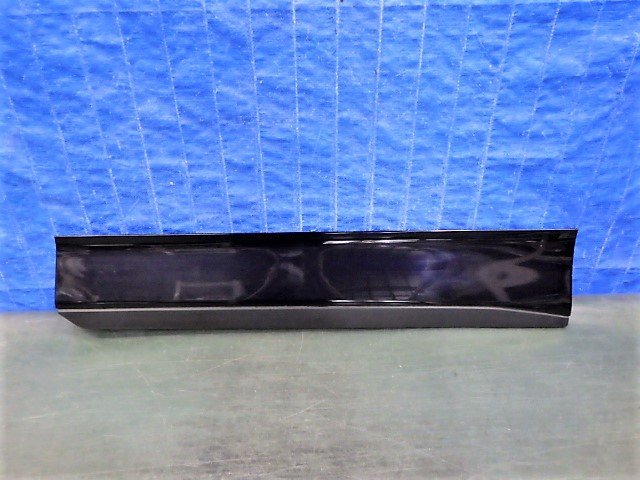 L137 ノア ヴォクシー 90 左スライドドア サイドパネル マッドガード