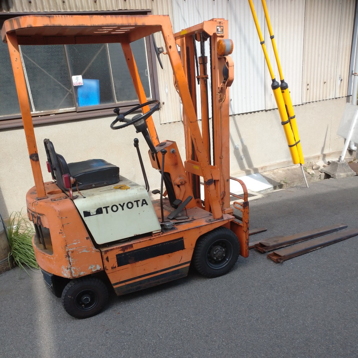 トヨタフォークリフト 500キロ型式FG5爪カバー付き最大揚高2500mm最大 