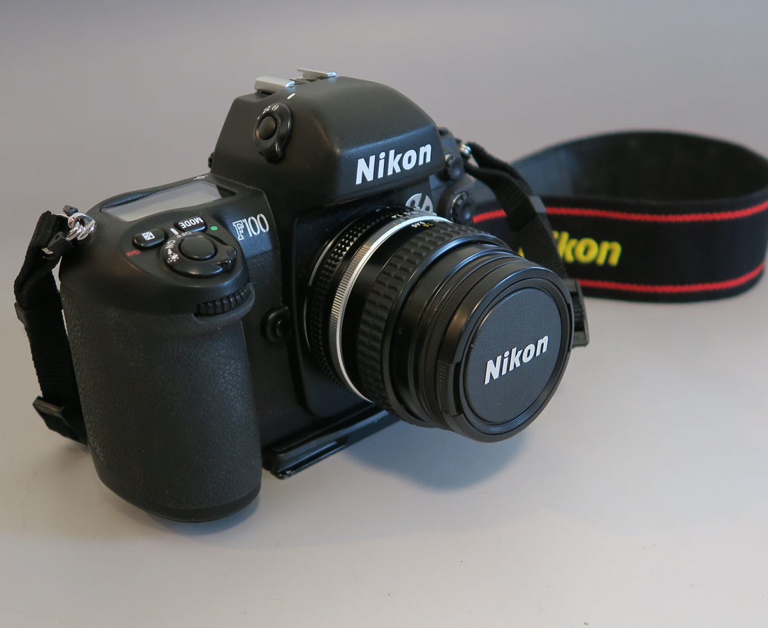 Nikon F100 ジャンク 557 □Nikon F100 一眼レフ/NIKKOR 50㎜ 1:1.4