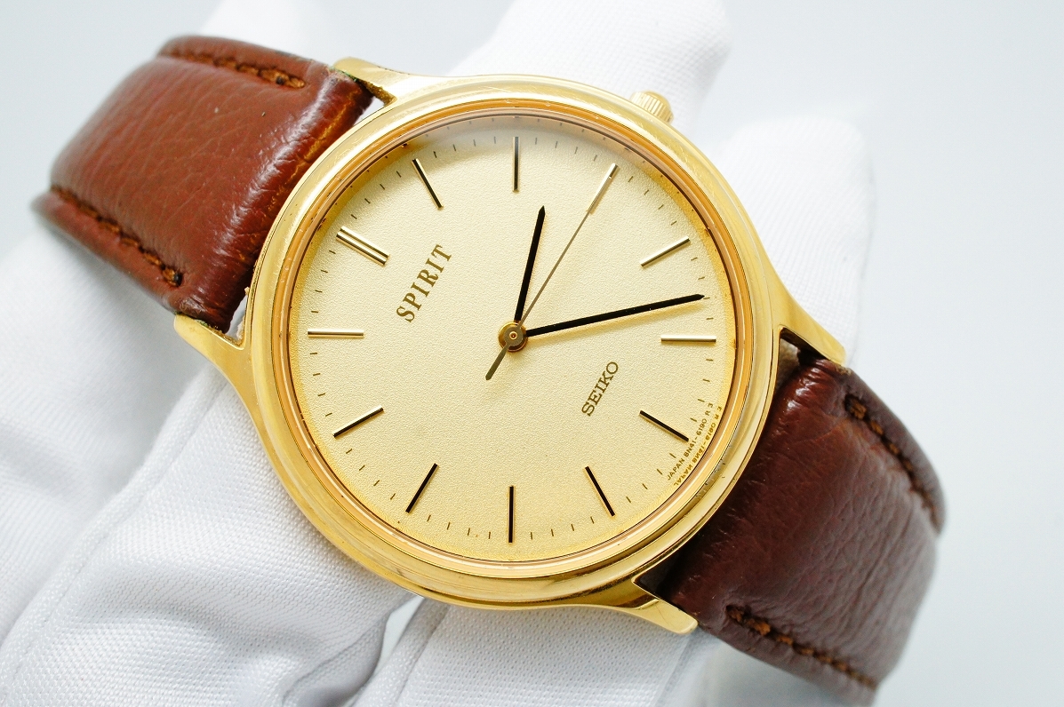 F36●作動良好 SEIKO セイコー SPIRIT スピリット 8N41-6130 金文字盤 ラウンドケース型 メンズ腕時計 ゴールド金 お洒落 クォーツ
