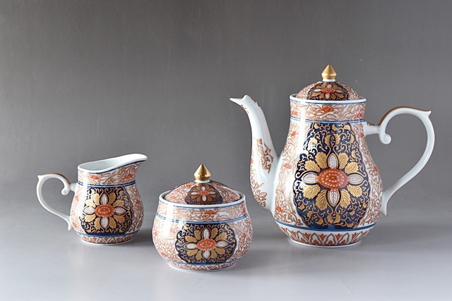 有田焼【幸楽窯】古伊万里風古代唐草　ティーポット　シュガーポット　クリーマー　3点セット