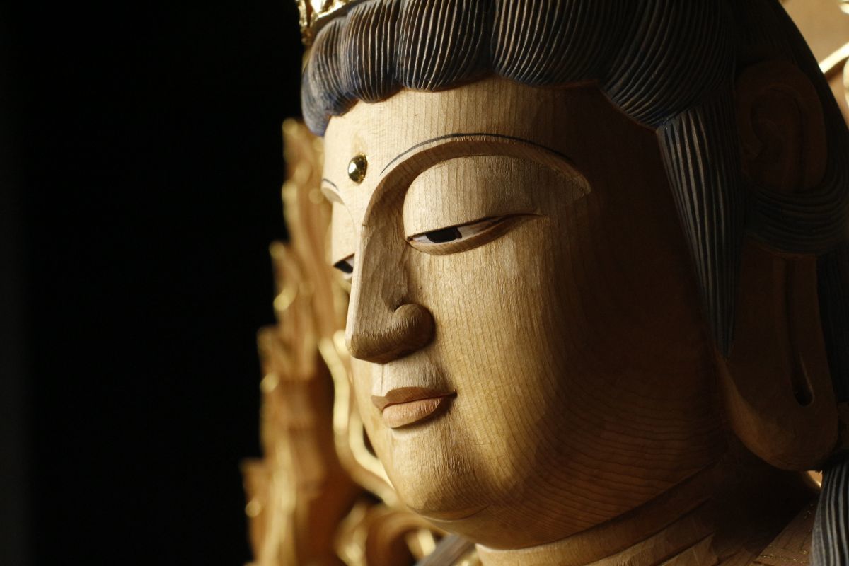 LIG】時代仏教美術 細密木彫金彩 大日如来坐像 特大94㎝ 精巧細工 寺院