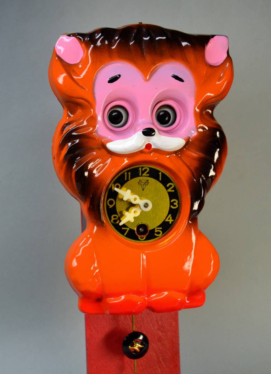 ミケン掛時計　振子時計　動物時計 ミケン時計 が1965年頃 販売した ライオンの目玉が動く振り子式掛時計