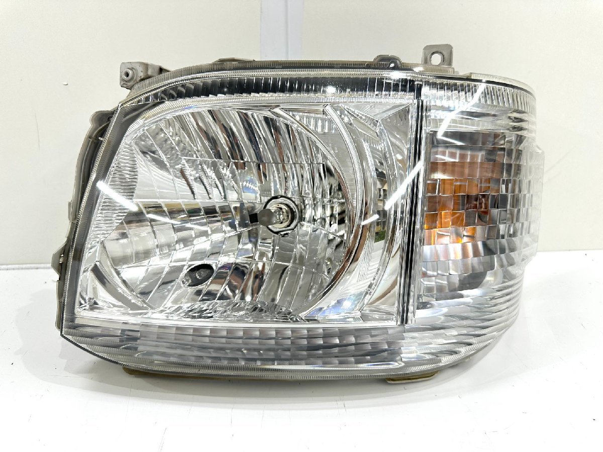【美品/破損無】ハイエース　200系　3型　純正ハロゲンヘッドライト　左　KOITO26-126/刻印55　（61A-16）
