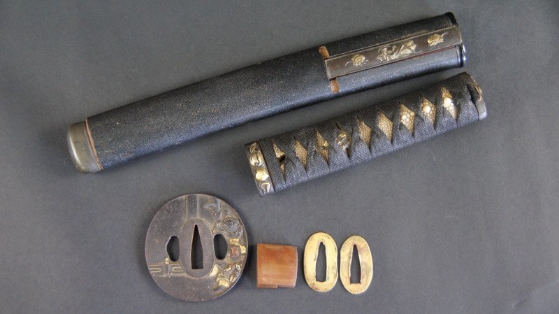 hh217 日本刀 拵え 鍔 切羽 はばき 柄 鞘 5種 まとめて 鮫皮 刀装具  