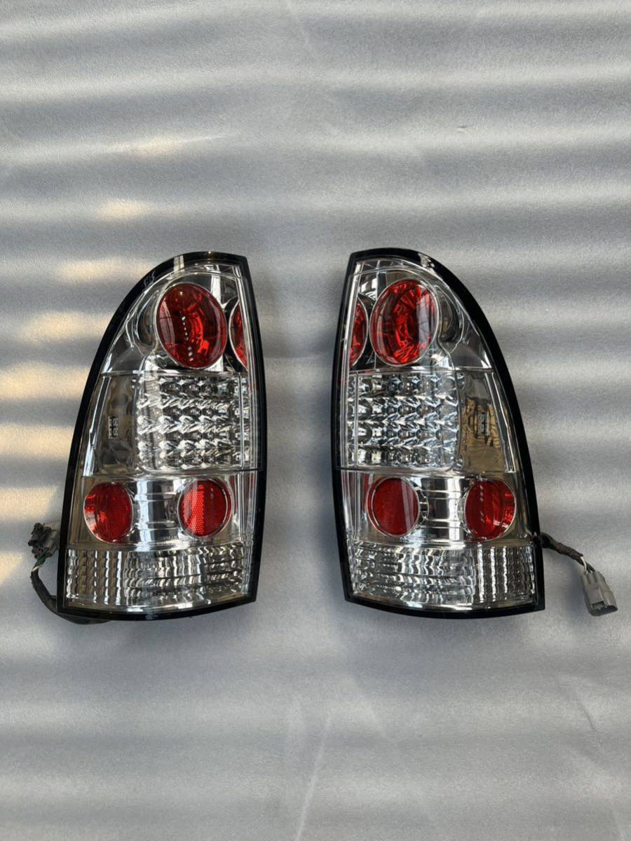 美品/破損無 フォレスター SJ5 LED テールライト 左 左側 イチコー