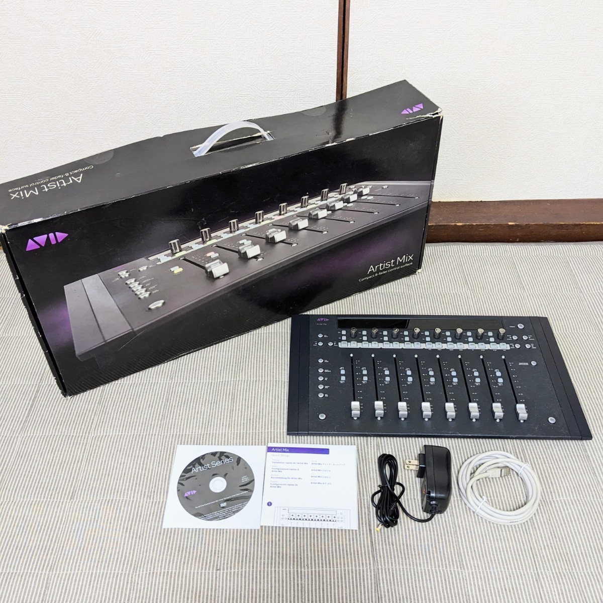 AVID Artist Mix Compact 8-fader control surface　通電のみ確認　クイックセットアップ　dvd-rom付き 電源コード社外品　現状品
