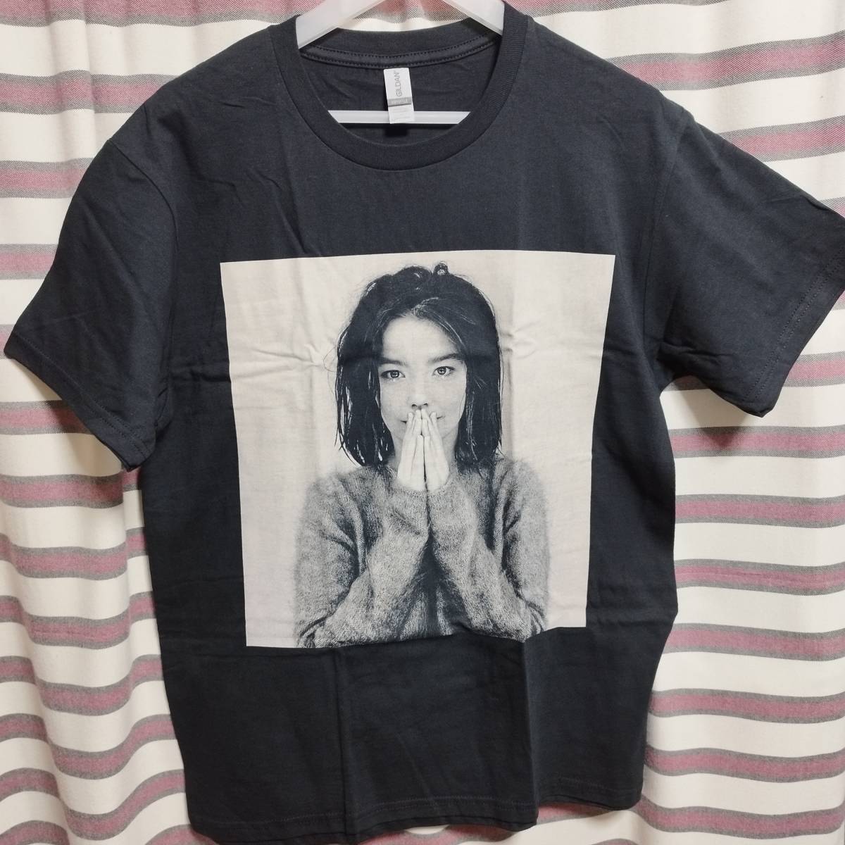 Bjork / ビョーク 『デビュー/Debut』 BIGプリントTシャツ 【 黒 L