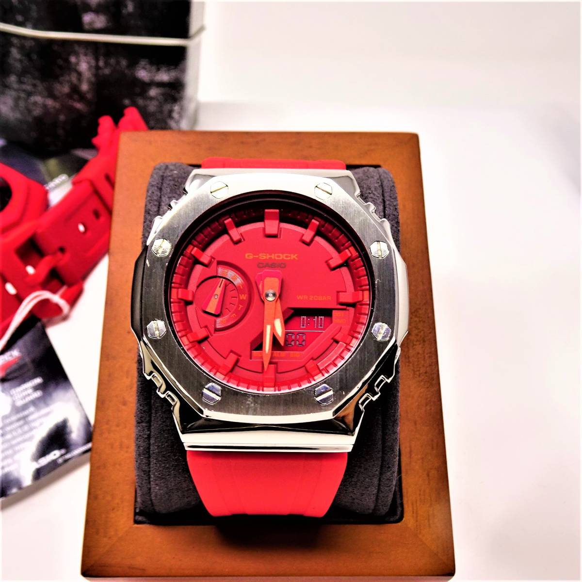 未使用・新品・Gショックカスタム本体付き腕時計GA2100・赤・レッド  