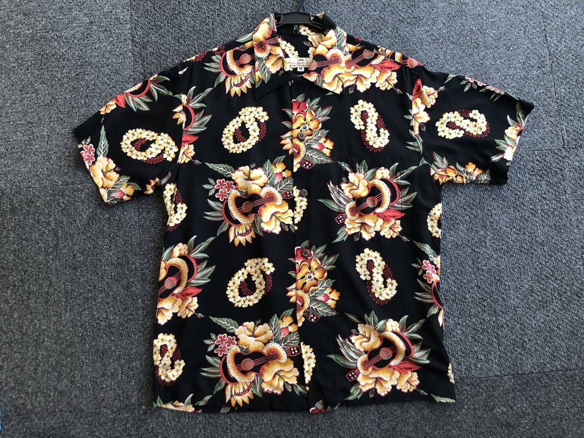 美品！着用１回のみ　Pineapple Juice パイナップルジュース　ハワイ　アロハシャツ　レーヨン100％　size:M 　made in hawaii　USA
