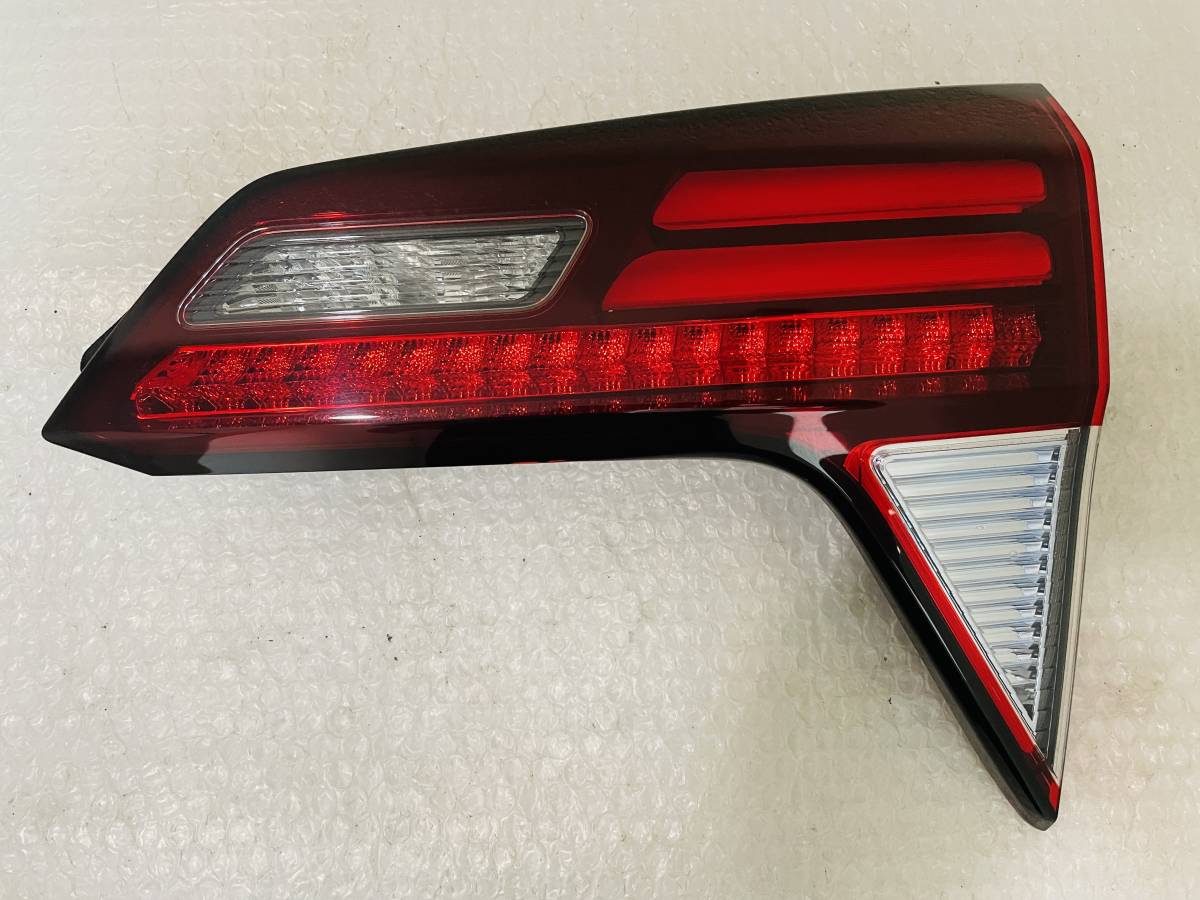 RU3 RU4 ヴェゼル ハイブリッド 前期 LED 右テールランプ