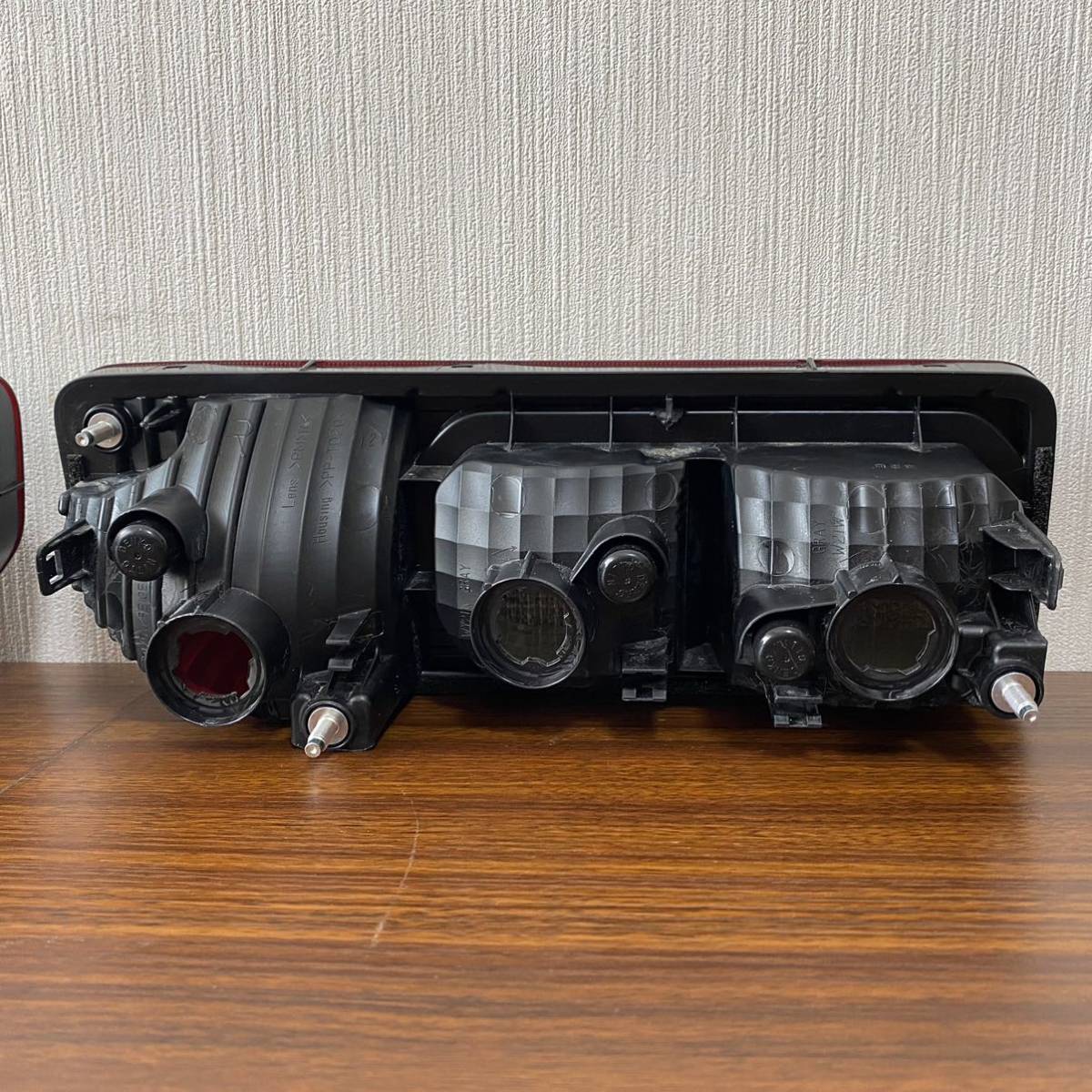ジムニー純正テールランプスモーク塗装左右JB64W JB74W ジムニー純正テールランプスモーク塗装左右JB64W JB74W