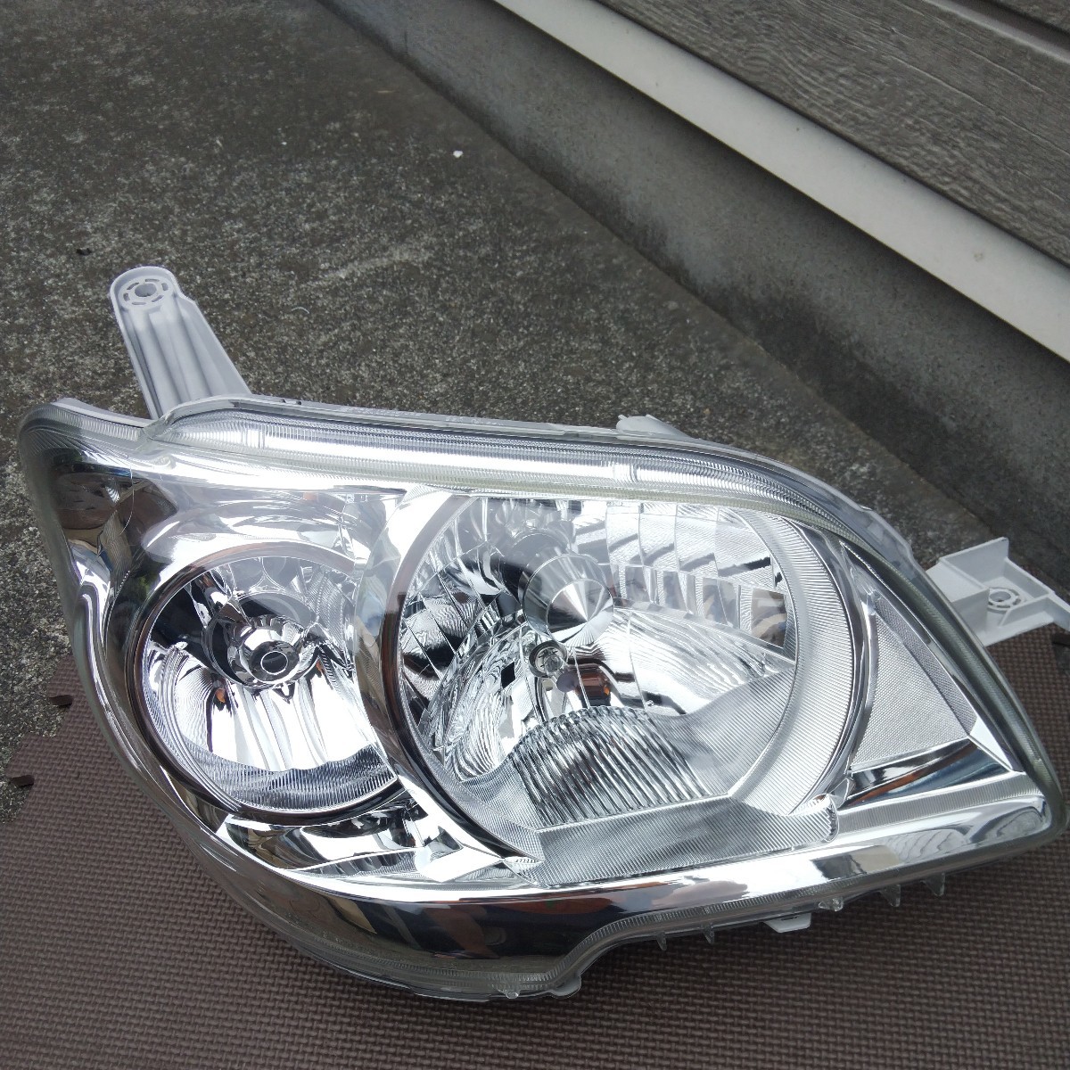 美品 タントエグゼカスタム L455S L465S 右ライト HID 100-51032